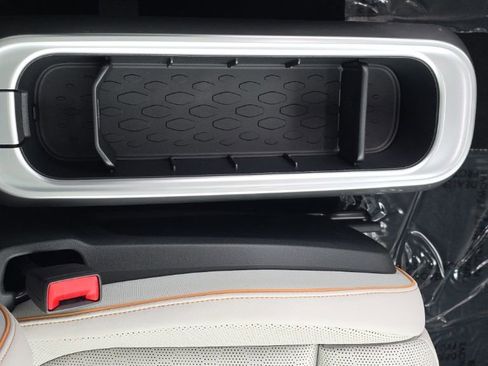 New 2025 Volkswagen ID. Buzz Pro S Plus image 20