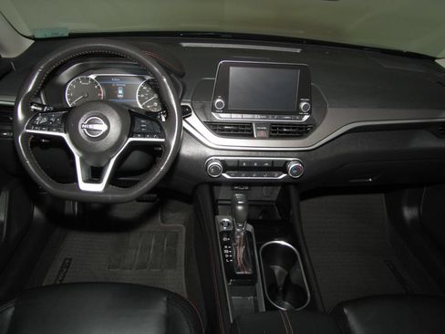 Used 2023 Nissan Altima 2.5 SR FWD image 14