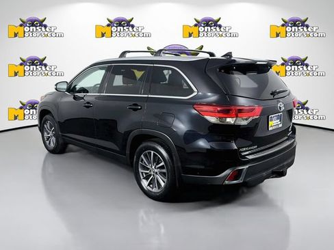 Used 2019 Toyota Highlander XLE AWD/4WD image 7