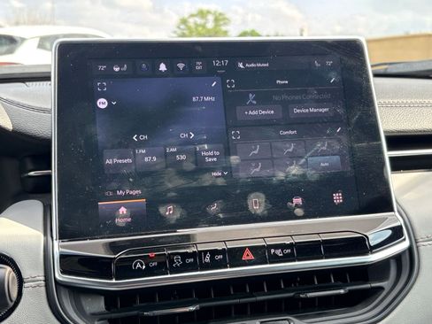 Used 2025 Jeep Compass Limited image 20