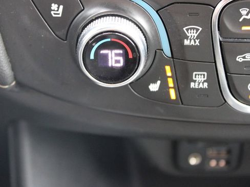 Used 2023 Chevrolet Traverse Premier AWD/4WD image 49