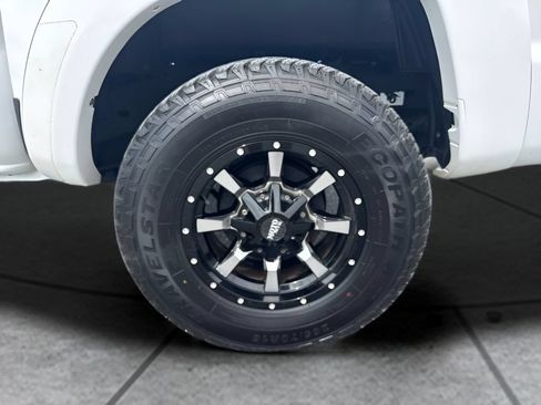 Used 2013 Toyota Tacoma 4x4 Double Cab w/ TRD Off-Road Pkg image 18