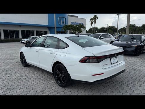 Certified 2025 Honda Accord SE image 4