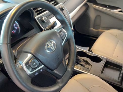 Used 2017 Toyota Camry SE FWD image 18