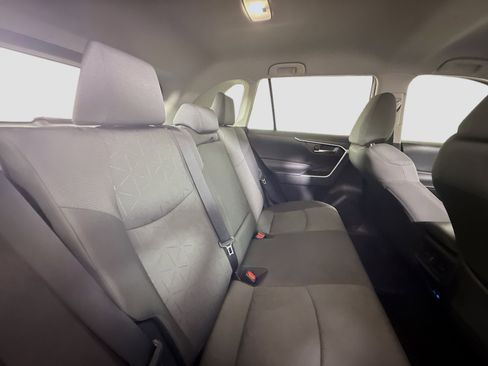 Used 2022 Toyota RAV4 XLE image 27