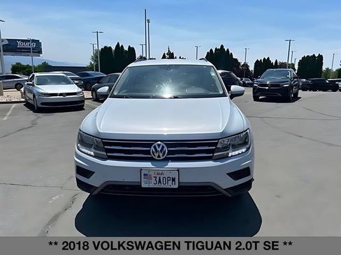 Used 2018 Volkswagen Tiguan SE w/ 3rd Row Seat Package AWD/4WD image 9