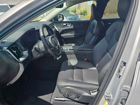 New 2025 Volvo XC60 B5 Core w/ Climate Package image 20