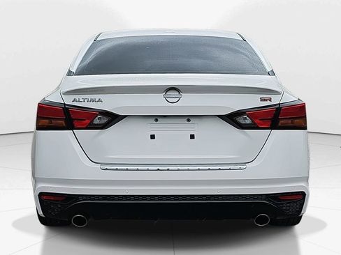 Used 2023 Nissan Altima 2.5 SR w/ SR Premium Package image 6