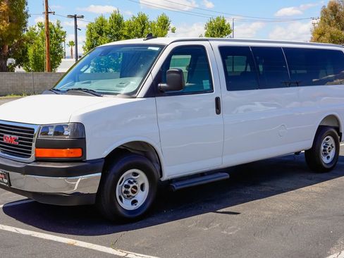 New 2026 GMC Savana 3500 LT w/ LT Preferred Equipment Group RWD image 3