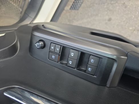 Used 2023 Toyota Tacoma TRD Off-Road image 27