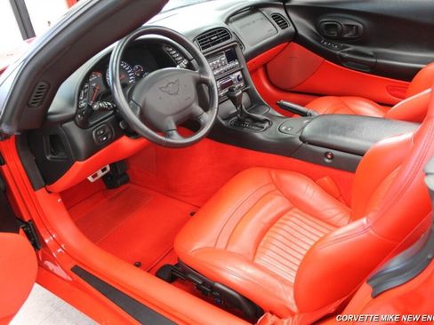 Used 2004 Chevrolet Corvette Convertible w/ Preferred Equipment Group image 24