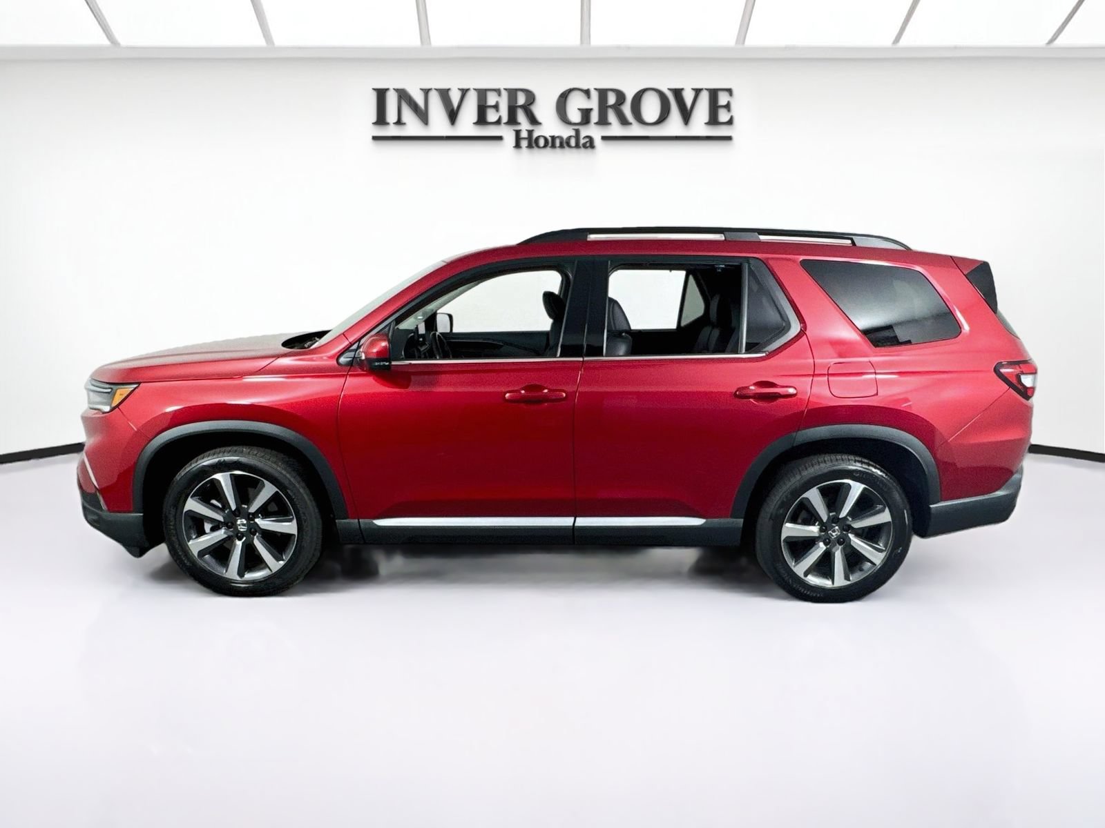 Certified 2024 Honda Pilot Touring image 8