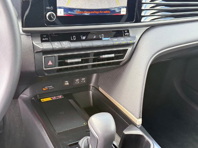 Used 2026 Toyota Camry SE FWD image 19