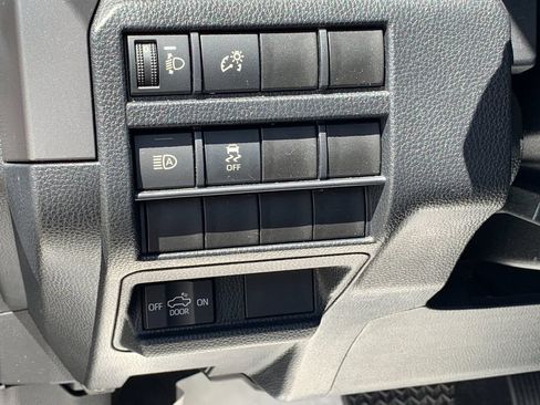 Used 2024 Toyota Tacoma TRD Off-Road AWD/4WD image 31