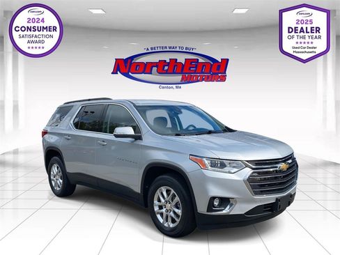 Used 2021 Chevrolet Traverse LT image 1