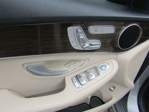 Used 2016 Mercedes-Benz C 300 4MATIC Sedan image 18