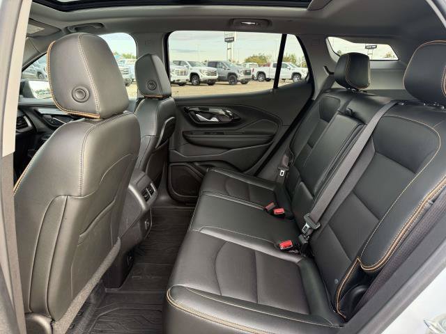 Used 2022 GMC Terrain AT4 w/ Tech Package AWD/4WD image 14