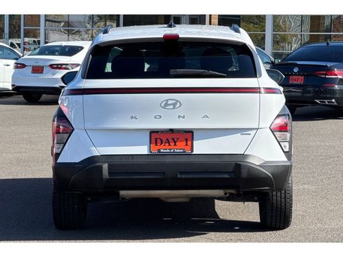 Used 2025 Hyundai Kona SEL image 6