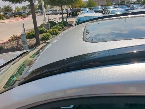 Used 2021 Toyota RAV4 XLE Premium AWD/4WD image 7