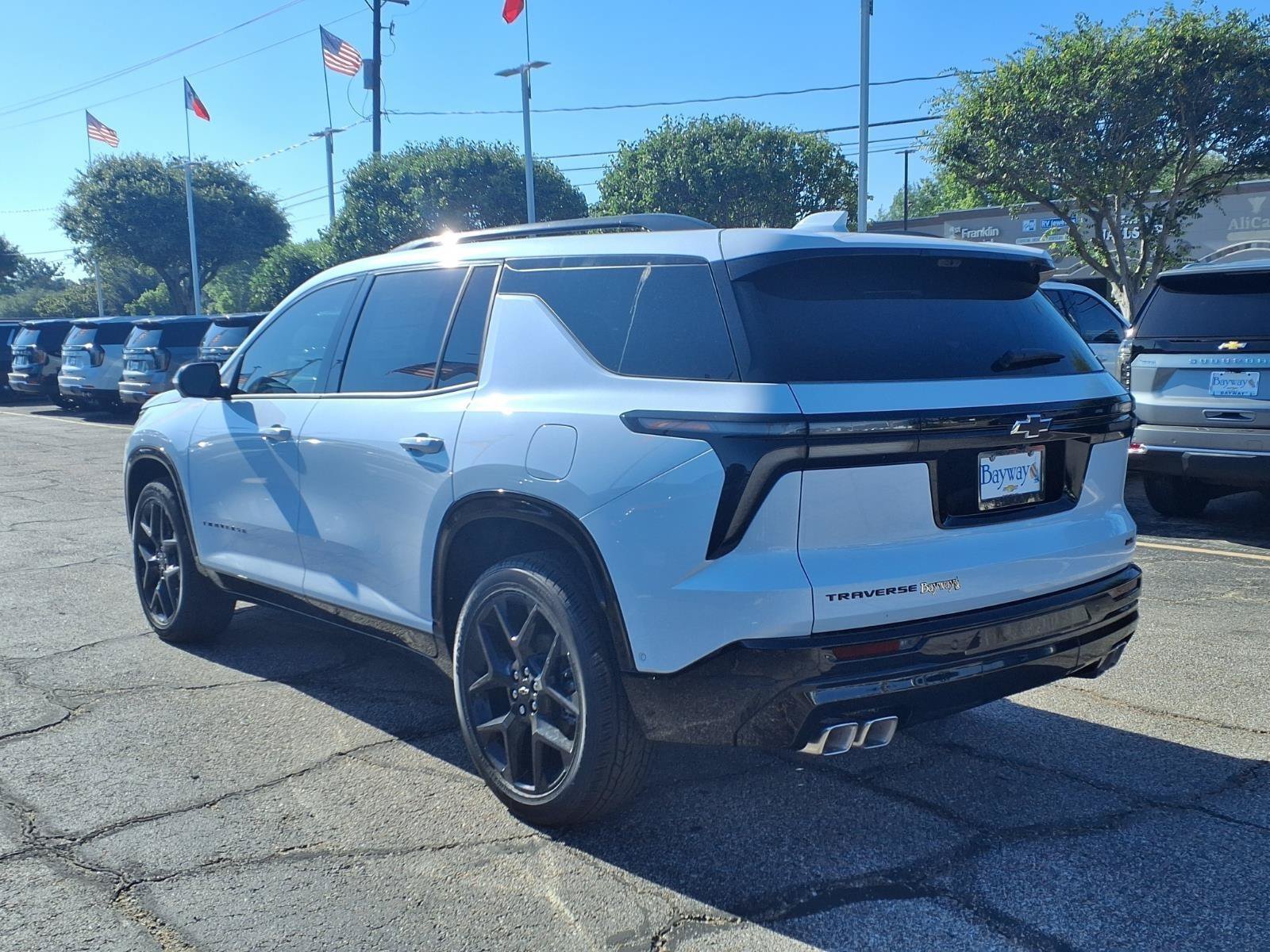 New 2026 Chevrolet Traverse RS w/ LPO, Floor Liner Package FWD image 3