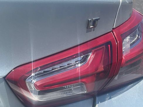Used 2020 Chevrolet Malibu LT FWD image 6