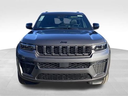 New 2026 Jeep Grand Cherokee Laredo image 2
