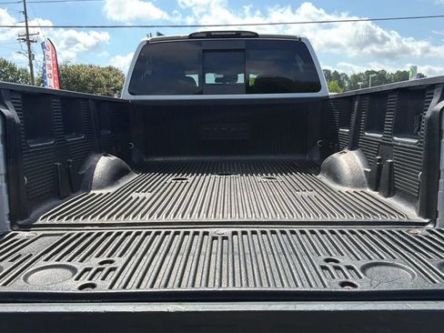 Used 2020 Nissan Titan SV w/ SV Convenience Package AWD/4WD image 15