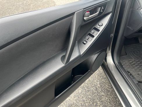 Used 2012 MAZDA MAZDA3 i Touring FWD image 19