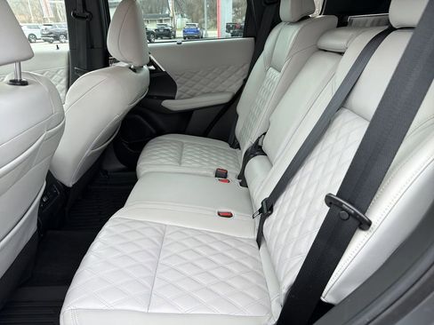 Used 2023 Mitsubishi Outlander SEL image 12