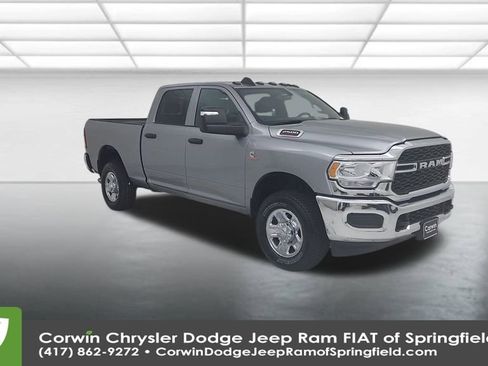 Used 2024 RAM 2500 Tradesman w/ Chrome Appearance Group image 3