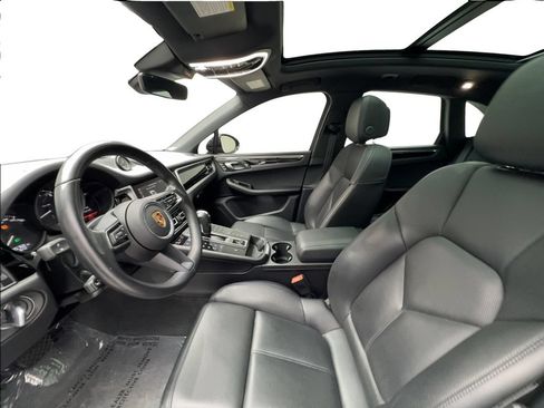 Used 2024 Porsche Macan w/ Premium Plus Package AWD/4WD image 20