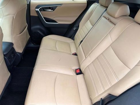 Used 2022 Toyota RAV4 XLE Premium AWD/4WD image 15
