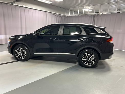 Used 2024 Kia Sportage EX AWD/4WD image 4
