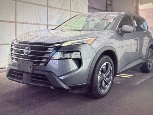 Certified 2025 Nissan Rogue SV FWD image 4