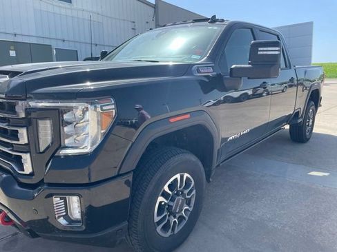 Used 2023 GMC Sierra 2500 AT4 w/ AT4 Preferred Package AWD/4WD image 1