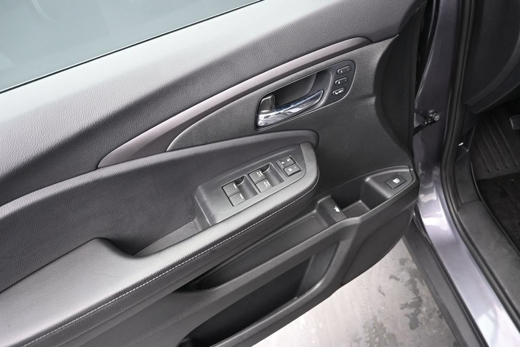 Certified 2025 Honda Ridgeline RTL image 18