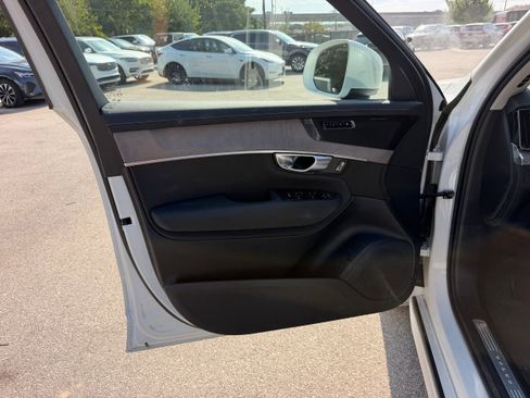 Certified 2025 Volvo XC90 T8 Ultra AWD/4WD image 22