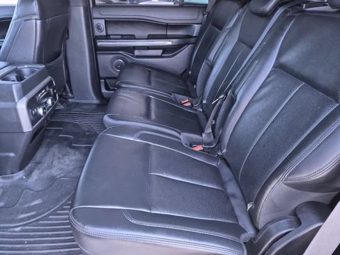 Used 2019 Ford Expedition XLT w/ Equipment Group 202A AWD/4WD image 19
