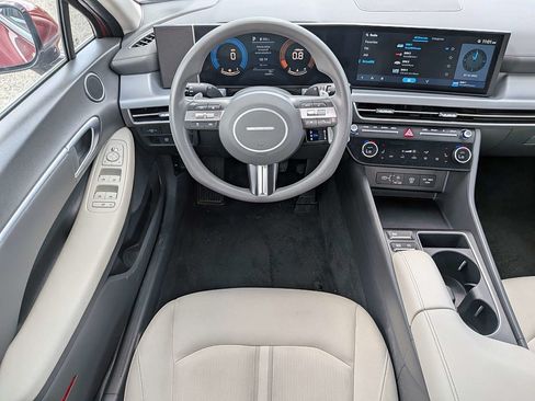 Used 2024 Hyundai Sonata SEL FWD image 16