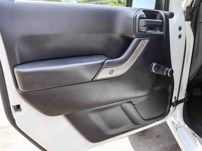 Used 2014 Jeep Wrangler Sport AWD/4WD image 21