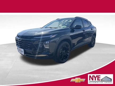 Used 2024 Chevrolet Trax ACTIV w/ Driver Confidence Package FWD image 1
