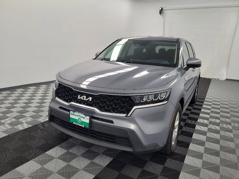 Used 2023 Kia Sorento LX FWD image 15