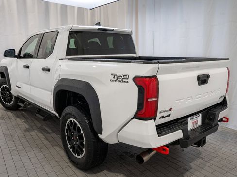 Used 2025 Toyota Tacoma TRD Off-Road image 3