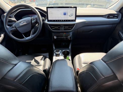 Used 2023 Ford Escape Platinum AWD/4WD image 10