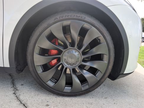 Used 2022 Tesla Model Y Performance AWD/4WD image 13