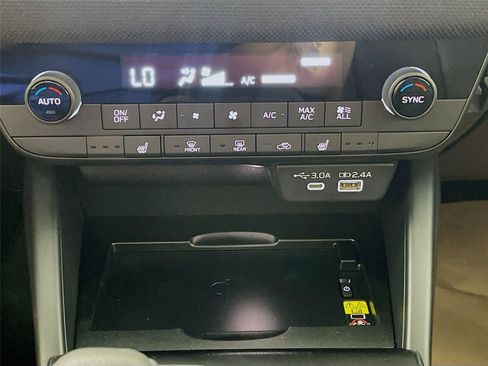New 2026 Subaru Outback Limited AWD/4WD image 17