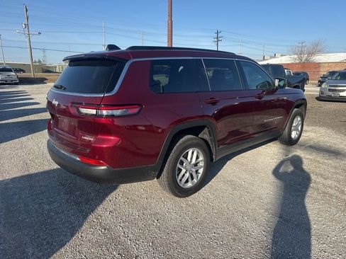 Used 2024 Jeep Grand Cherokee L Laredo w/ Luxury Tech Group I image 2