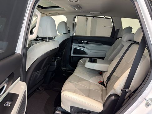 Certified 2021 Kia Telluride EX w/ Towing Package FWD image 18