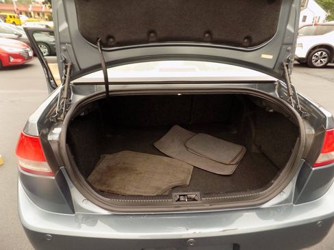 Used 2011 Lincoln MKZ FWD image 16