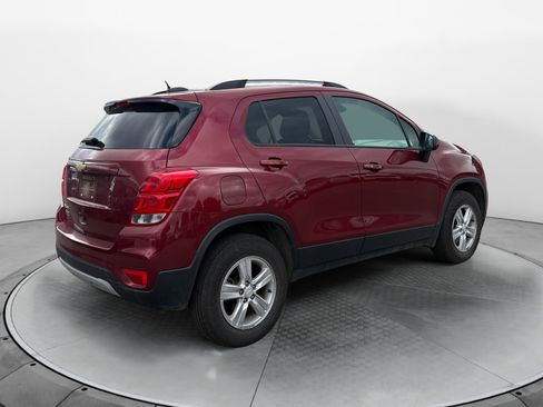 Used 2022 Chevrolet Trax LT w/ LT Convenience Package AWD/4WD image 4